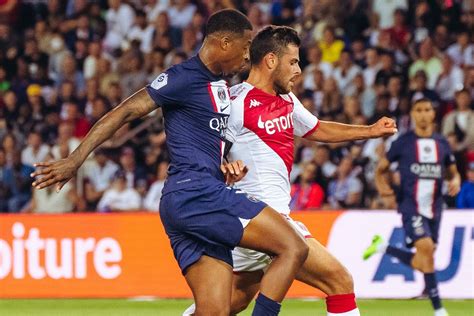 Pelatih Monaco Tolak PSG, Pilih Benfica